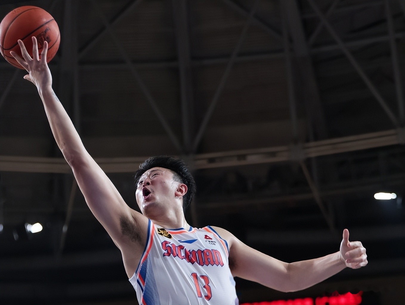 AYX SPORTS-埃因霍温迎CBA常规赛关键赛，今晚临场应变，底气十足，身体对抗强度拉满-AYX SPORTS