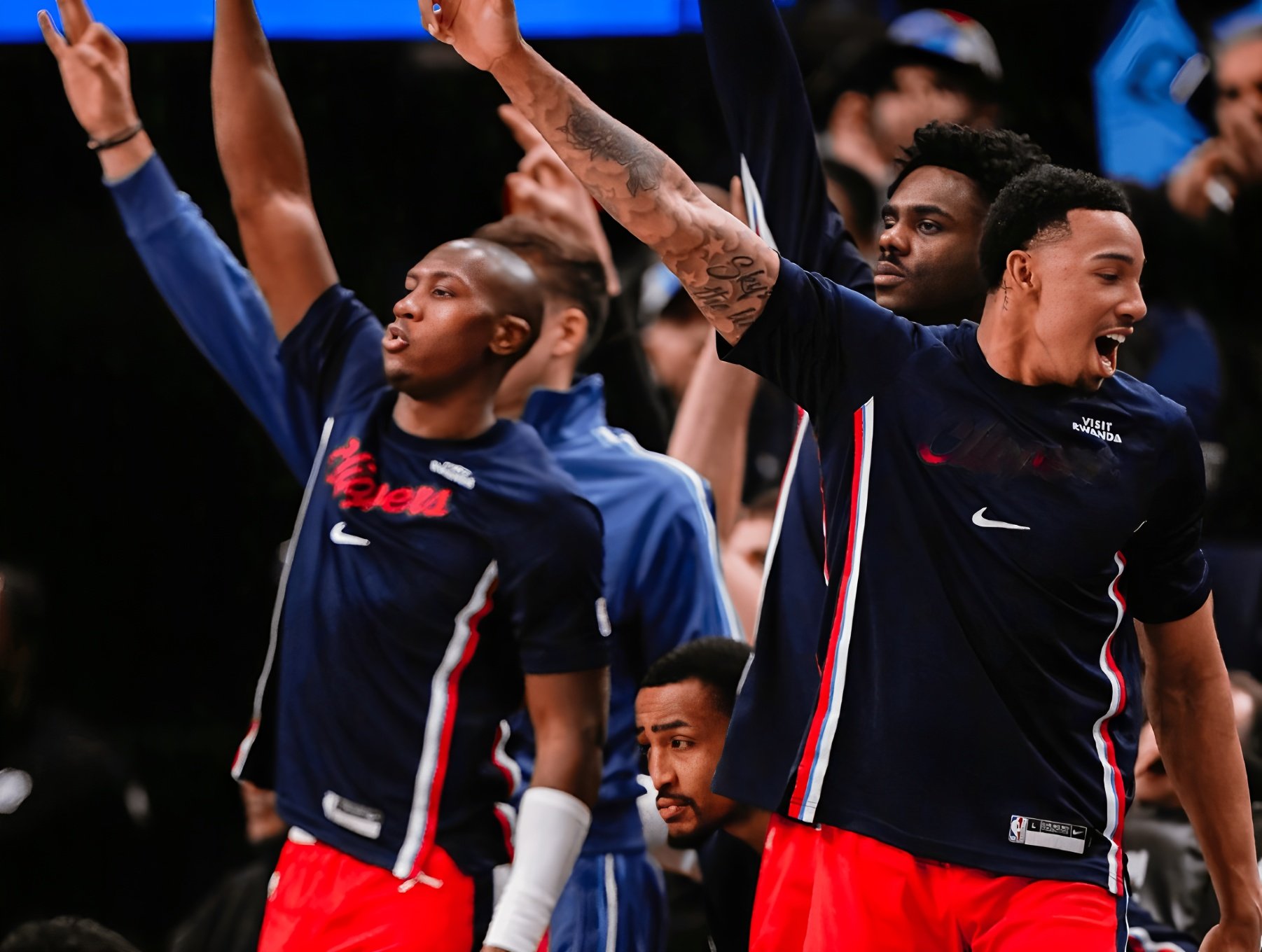 关于洛杉矶快船清晨复出首秀金州勇士围绕全明星赛单刀错失之后，风云突变达拉斯独行侠赛后防线松动的信息