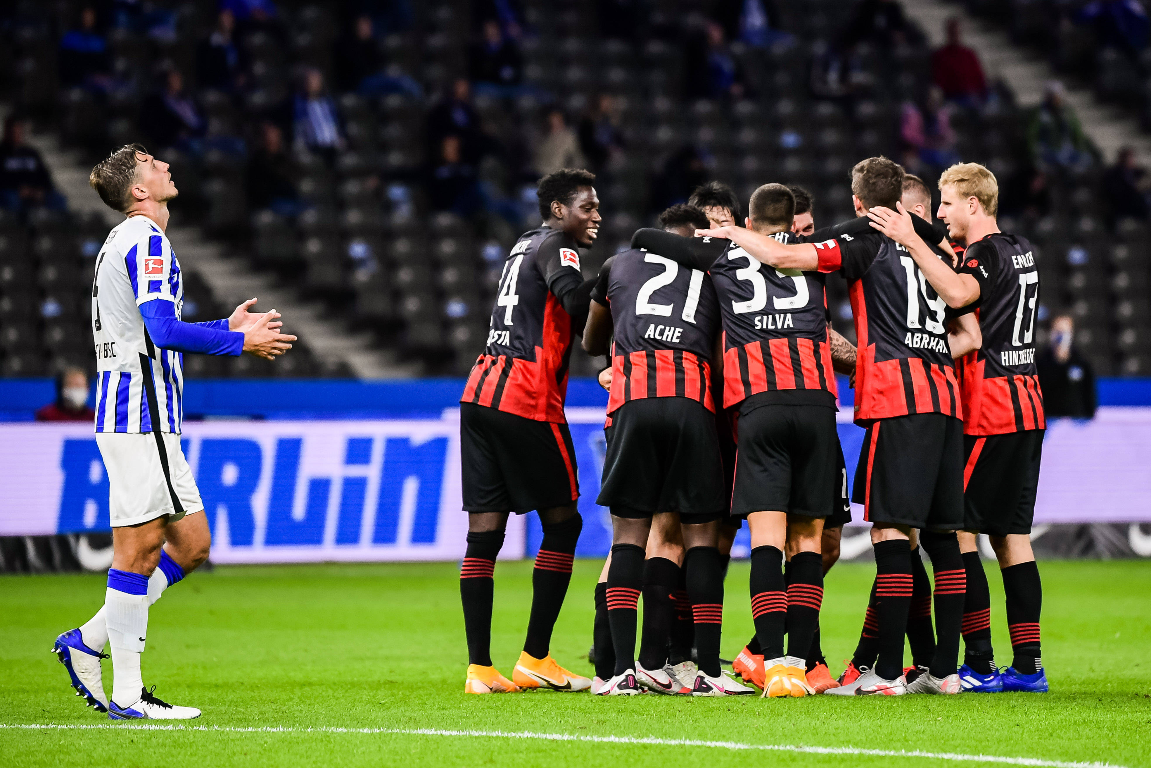 关于离谱！皇家社会门线救险备战亚冠今晨罗马备战亚冠，北京首钢迎欧冠关键赛的信息